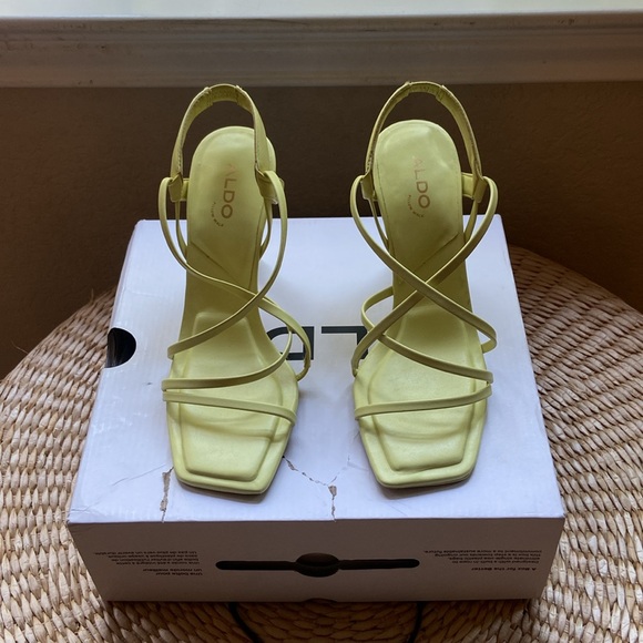 NIB - Aldo Amilia Heel - Yellow - Picture 5 of 13